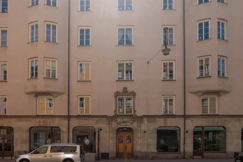Bostadsrätt med 4 rum på Tomtebogatan 5A i Stockholm, bild 2 av 4