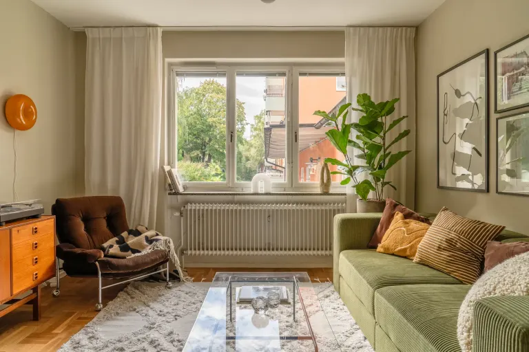 Bostadsrätt med 2 rum på Hägerstensvägen 165B i Stockholm, bild 2 av 4