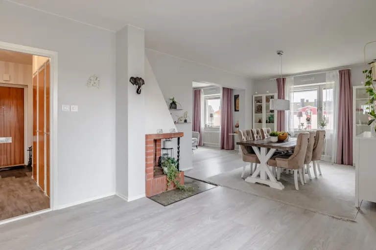 Bostadsrätt med 5 rum på Södra Ringvägen 57B i Kristinehamn, bild 4 av 4
