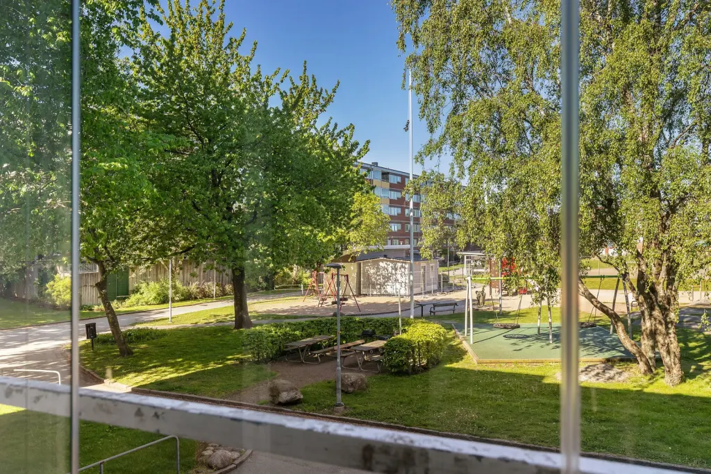 Bostadsrätt med 3 rum på Topasgatan 61 i Göteborg, bild 2 av 4