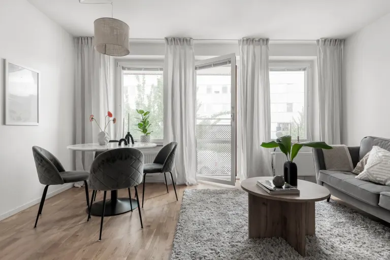 Bostadsrätt med 2 rum på Östersundsgatan 8 i Stockholm, bild 2 av 4
