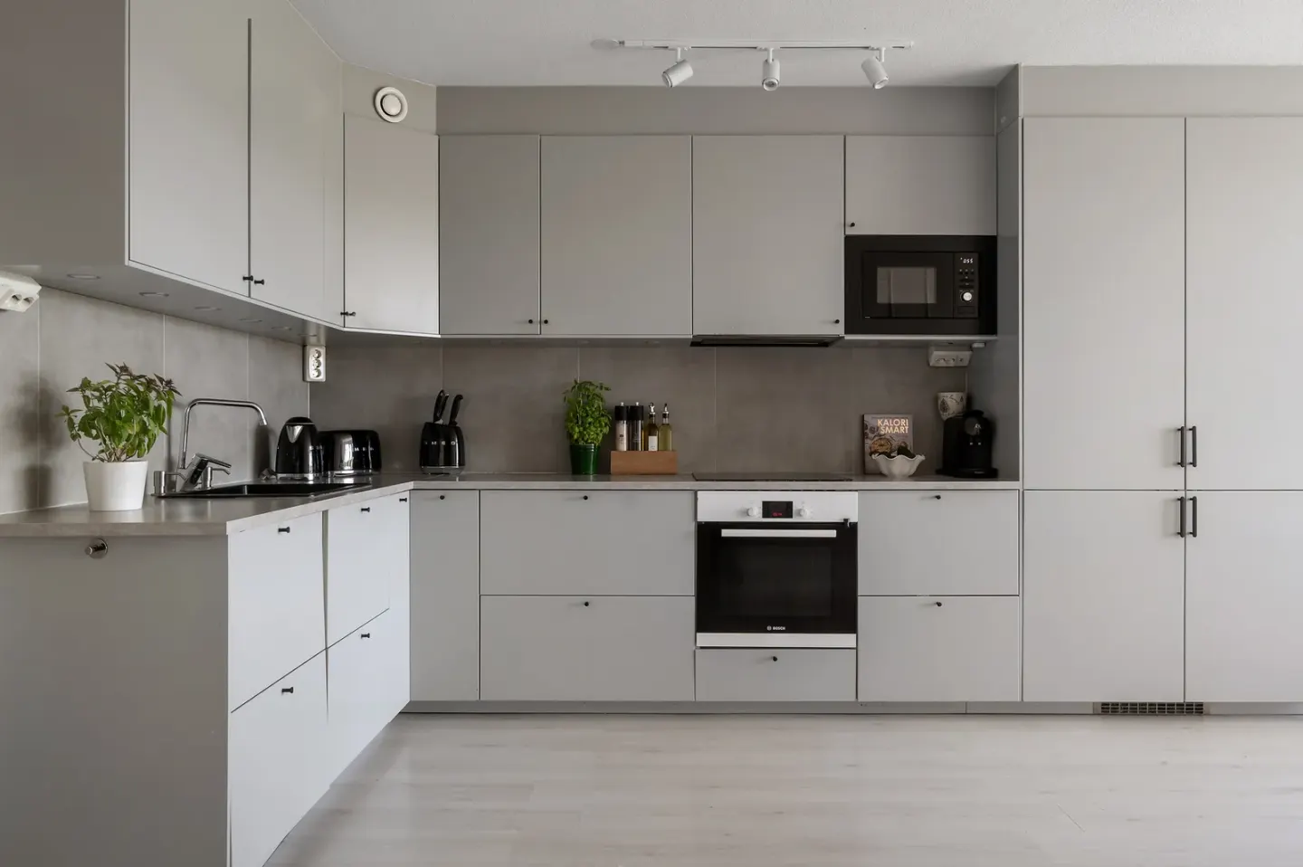 Bostadsrätt med 3 rum på Loftvägen 14 i Huddinge, bild 2 av 4