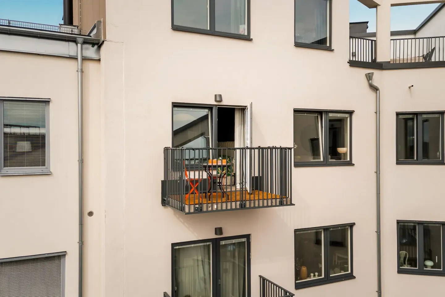 Bostadsrätt med 7 rum på Stadshusplatsen 2 i Nacka, bild 4 av 4