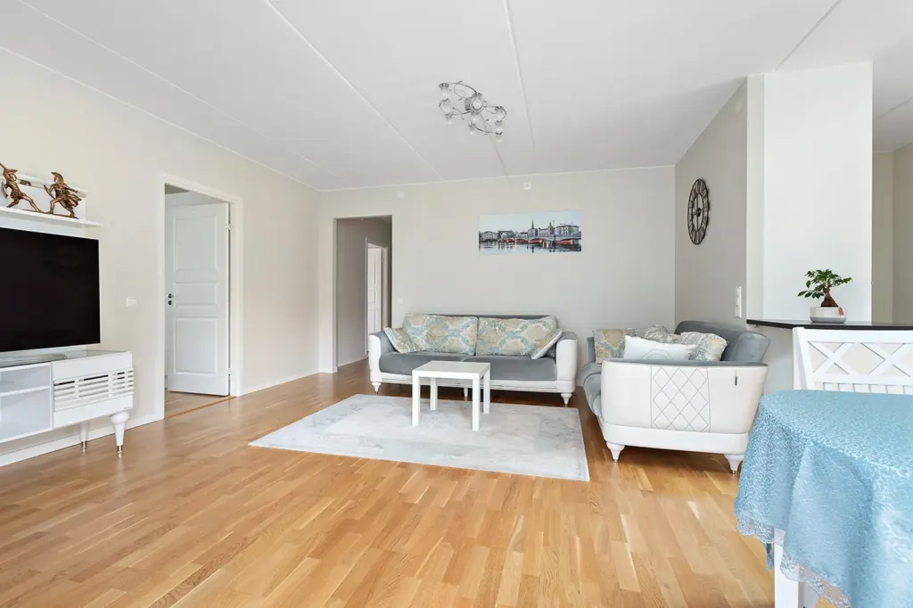 Bostadsrätt med 3 rum på Gripengatan 11 i Järfälla, bild 4 av 4