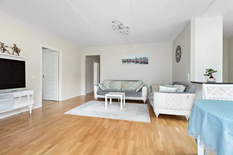 Bostadsrätt med 3 rum på Gripengatan 11 i Järfälla, bild 4 av 4