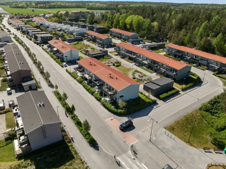 Bostadsrätt med 4 rum på Hanvedens allé 48C i Botkyrka, bild 2 av 3