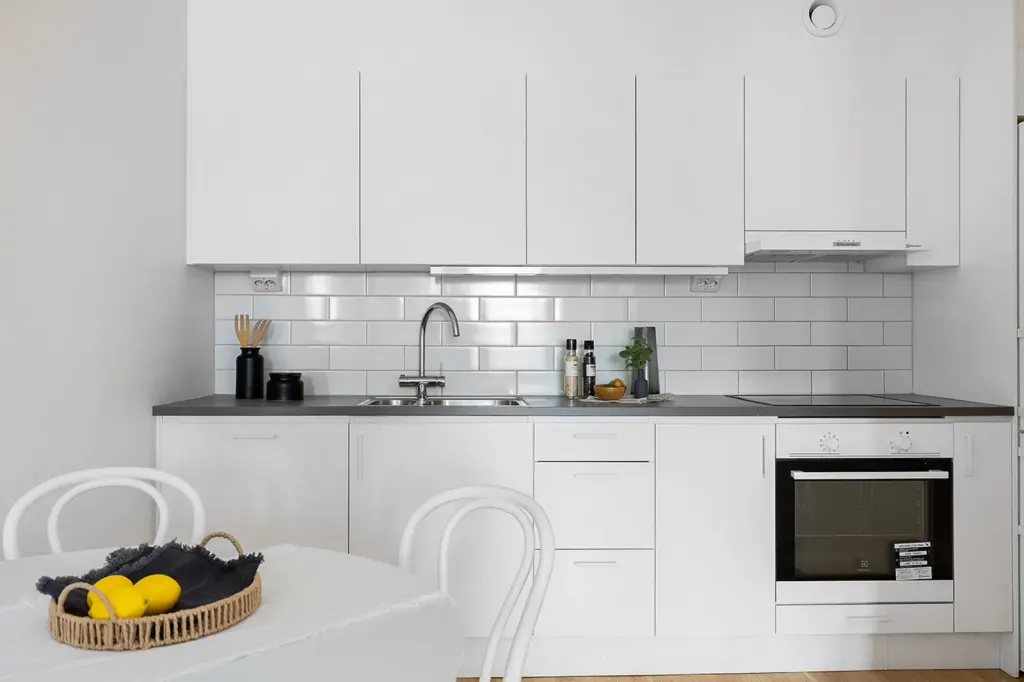 Bostadsrätt med 2 rum på Almbygatan 10 i Stockholm, bild 3 av 4