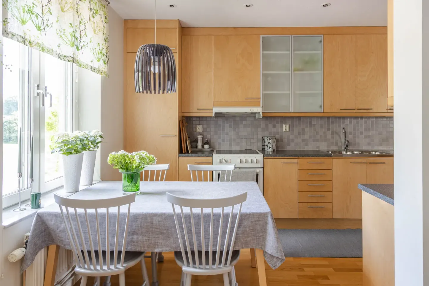 Bostadsrätt med 4 rum på Hagalidsvägen 6 i Västerås, bild 2 av 4