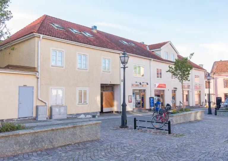 Hyresrätt med 2 rum på Stora Torget 3 i Vadstena