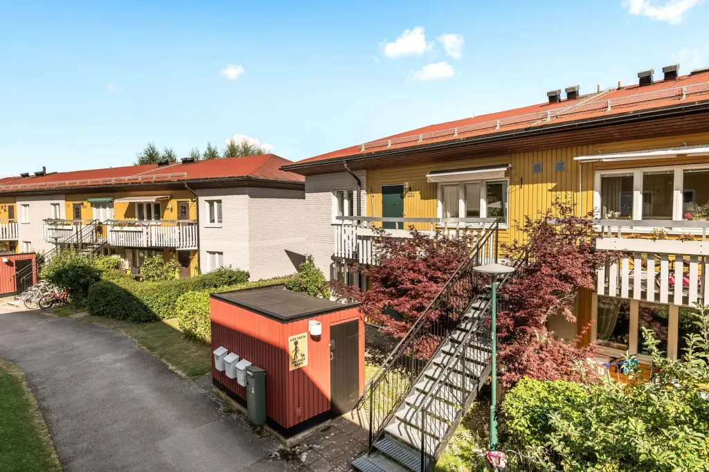 Bostadsrätt med 3 rum på Skogsvägen 22E i Mjölby, bild 2 av 4