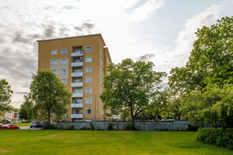 Hyresrätt med 2 rum på Trädgårdsgatan 8 i Hallstahammar
