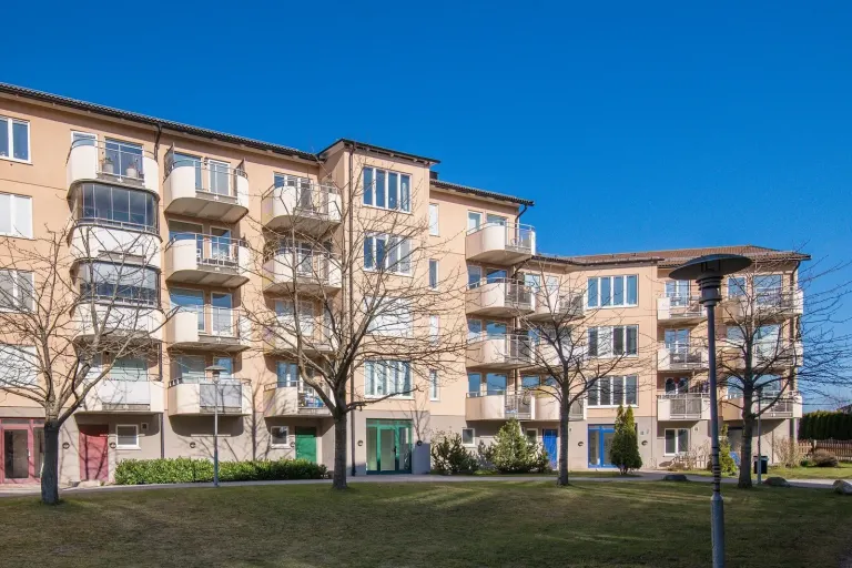 Bostadsrätt med 2 rum på Värnstigen 3 i Huddinge, bild 2 av 4