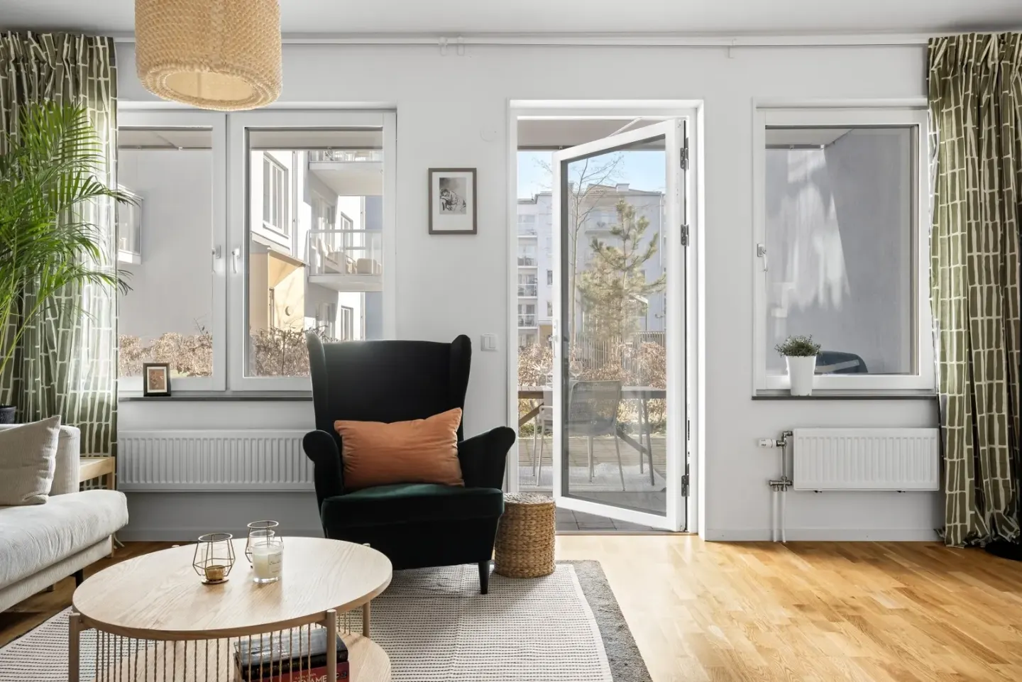 Bostadsrätt med 3 rum på Karlslundsvägen 15 i Järfälla, bild 2 av 4