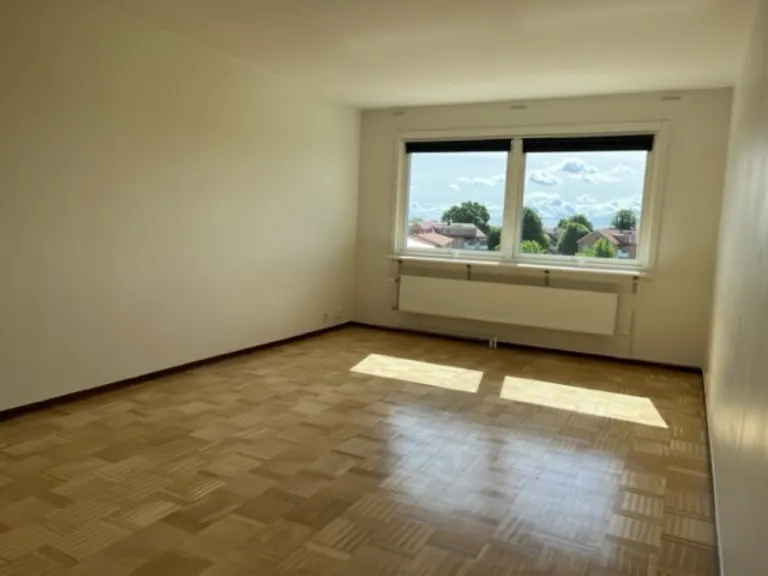 Hyresrätt med 3 rum på Surbrunnsvägen 2D i Hallstahammar, bild 2 av 5