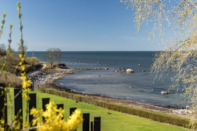Bostadsrätt med 2 rum på Kastanjeallén 4B i Båstad, bild 3 av 5