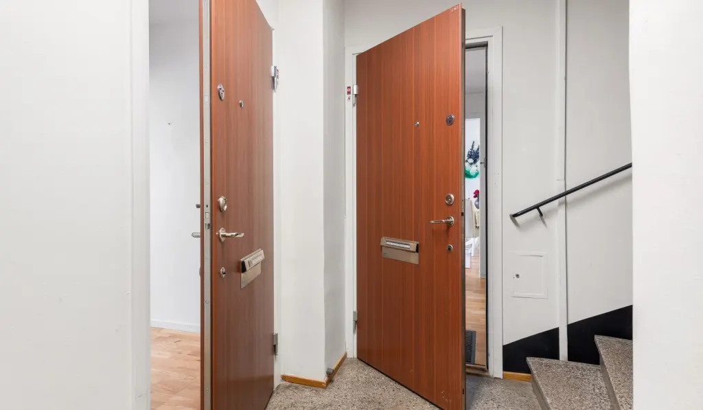 Bostadsrätt med 4 rum på Båtholmsbacken 23 i Stockholm, bild 3 av 5