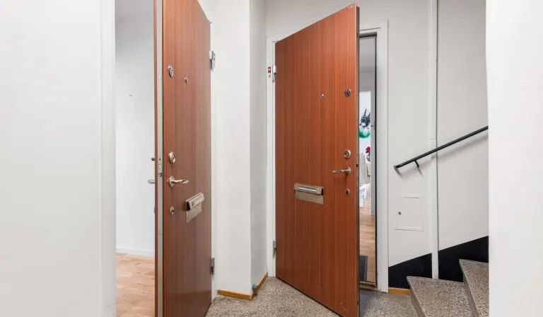 Bostadsrätt med 4 rum på Båtholmsbacken 23 i Stockholm, bild 3 av 5