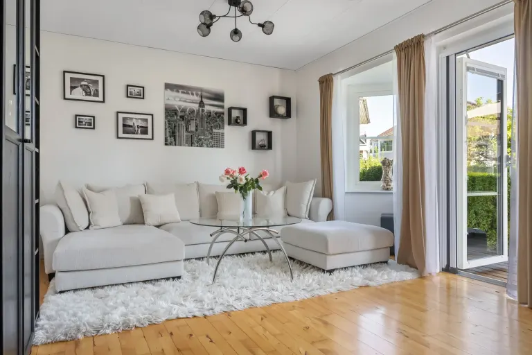 Bostadsrätt med 5 rum på Mandelblomsvägen 77 i Finspång, bild 3 av 4