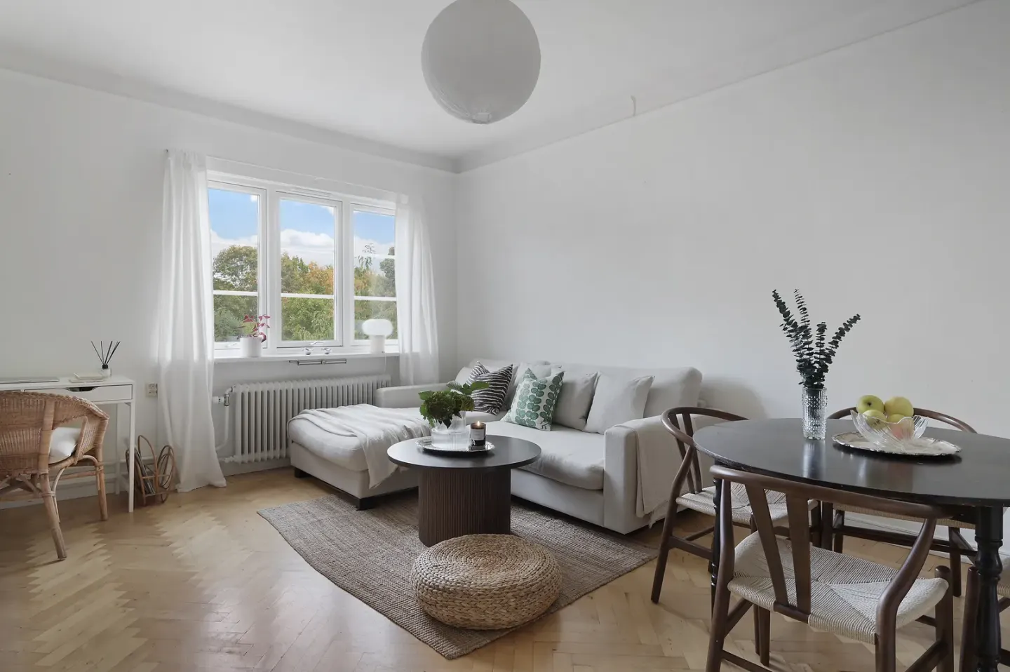 Bostadsrätt med 2 rum på Statsrådsvägen 16 i Stockholm, bild 2 av 4