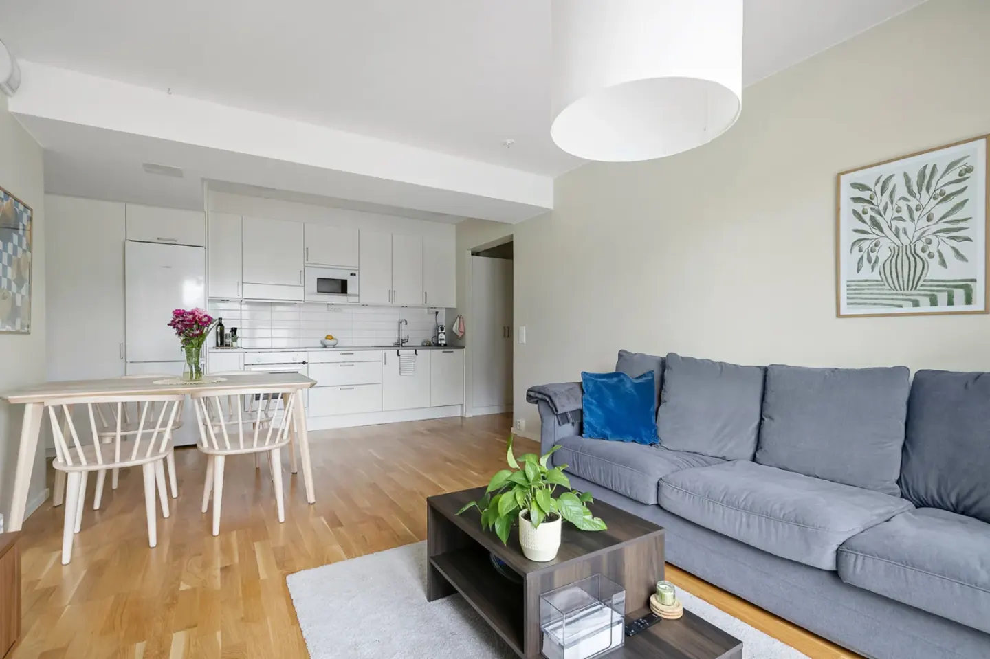 Bostadsrätt med 2 rum på Karlslundsvägen 24 i Järfälla, bild 3 av 4