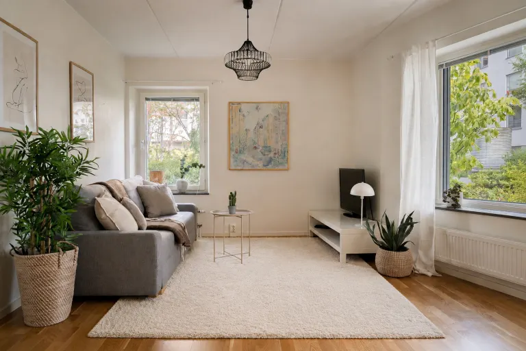 Bostadsrätt med 3 rum på Stenkvistavägen 10 i Stockholm, bild 2 av 5