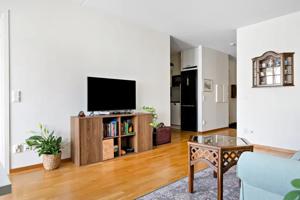 Bostadsrätt med 2 rum på Råcksta Gårdsväg 23 i Stockholm, bild 3 av 4