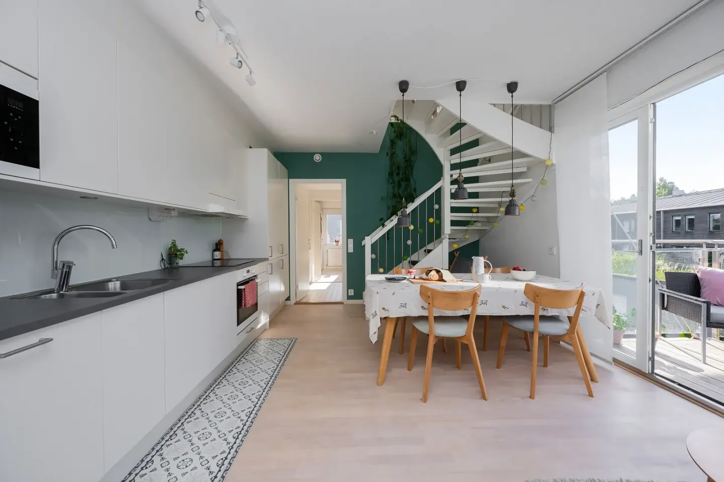 Bostadsrätt med 3,5 rum på Sturevägen 8E i Huddinge, bild 3 av 4