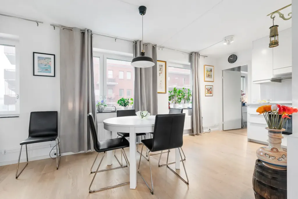 Bostadsrätt med 4 rum på Viggengatan 8 i Järfälla, bild 2 av 4