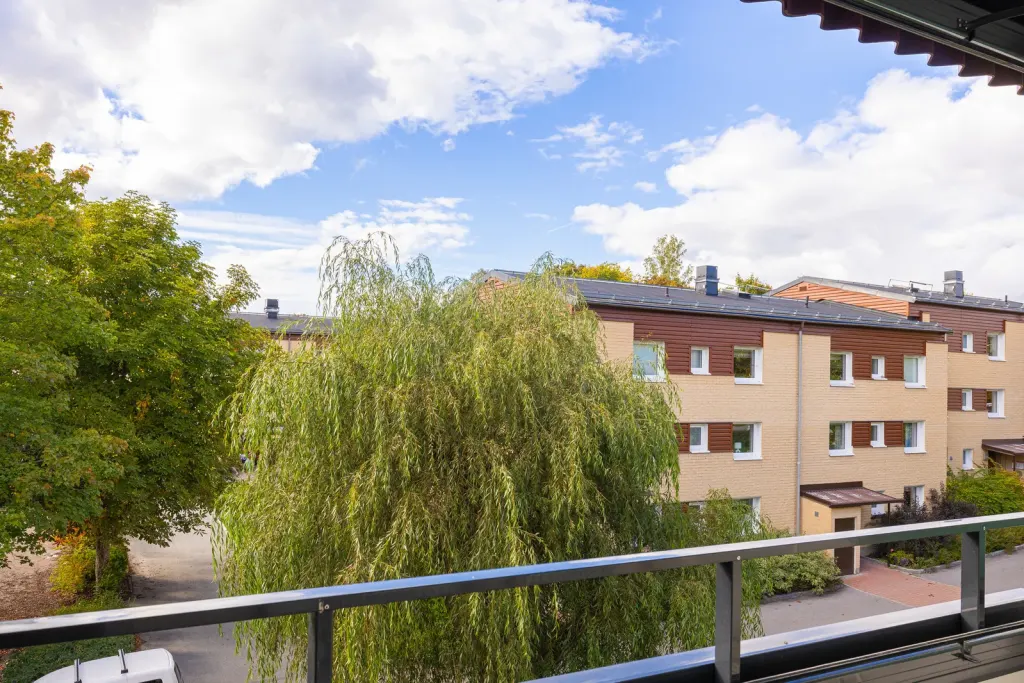 Bostadsrätt med 2 rum på Herrgårdsvägen 18B i Upplands Väsby, bild 2 av 4