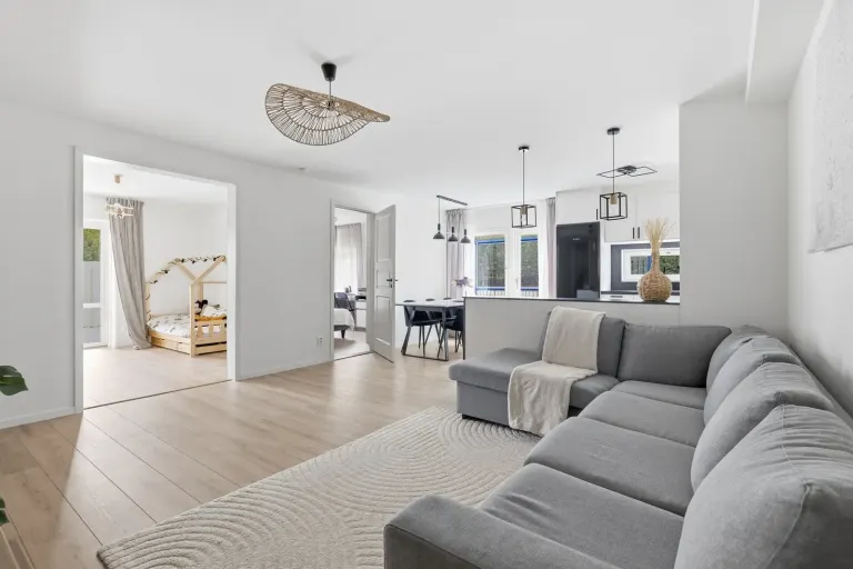 Bostadsrätt med 4 rum på Lövstavägen 56A i Upplands Väsby, bild 4 av 4