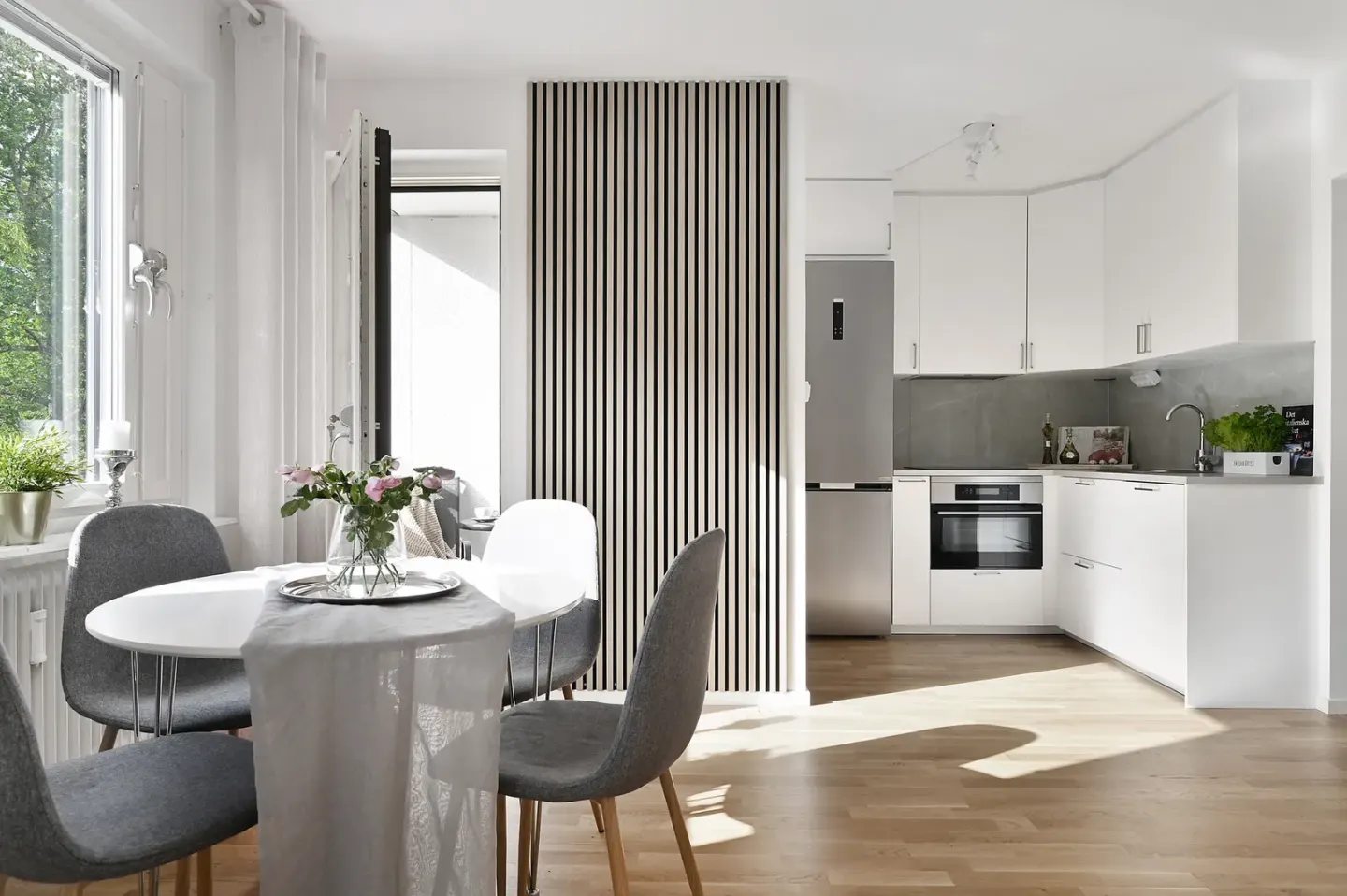 Bostadsrätt med 2 rum på Skrakgränd 1 i Stockholm, bild 2 av 4
