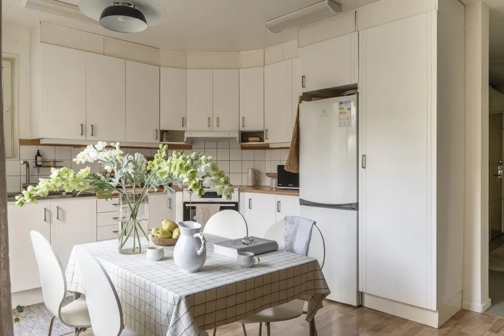 Bostadsrätt med 2,5 rum på Ekholmsvägen 367 i Stockholm, bild 4 av 4