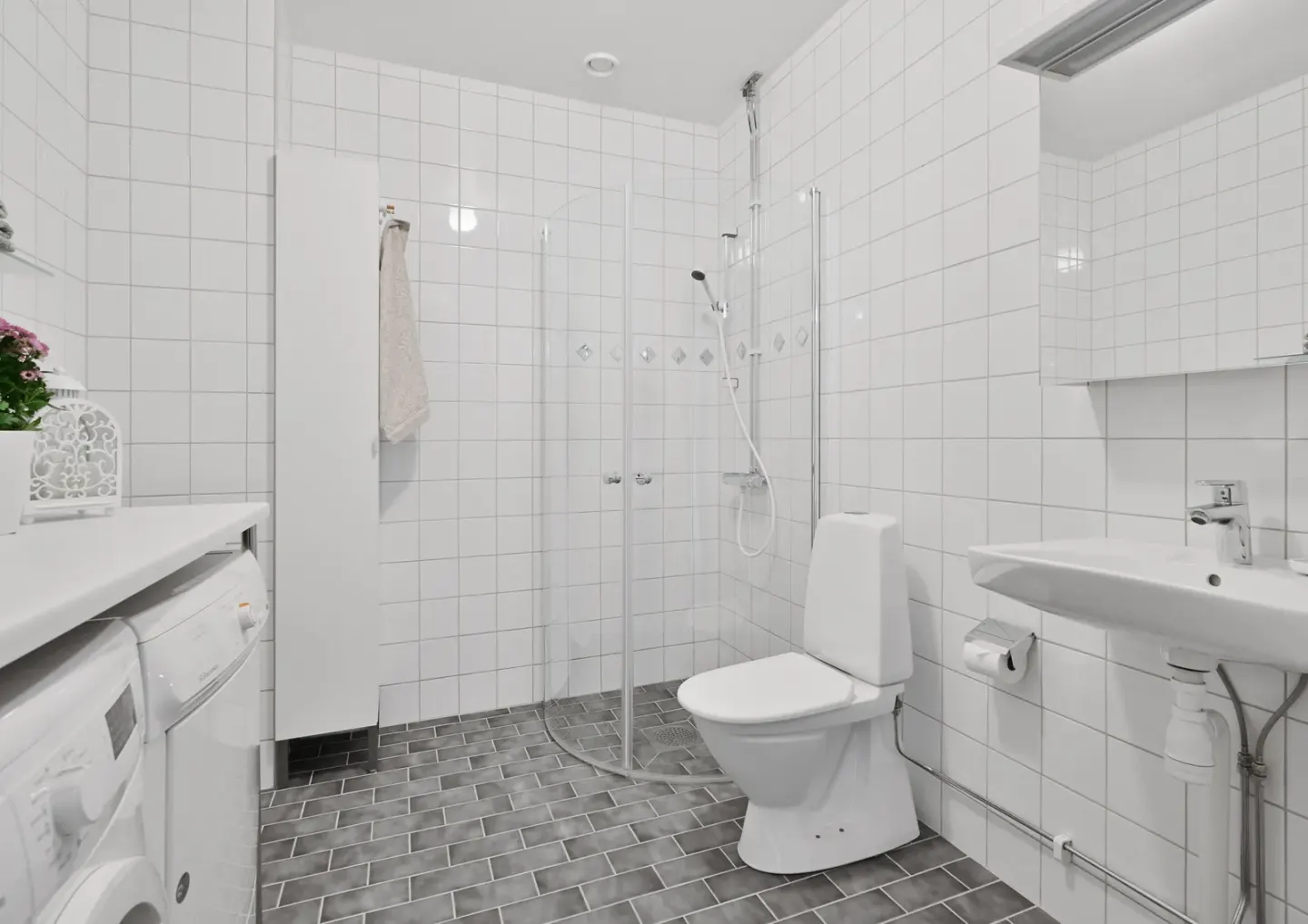 Bostadsrätt med 2 rum på Kvarnskogsvägen 9 i Sollentuna, bild 4 av 4