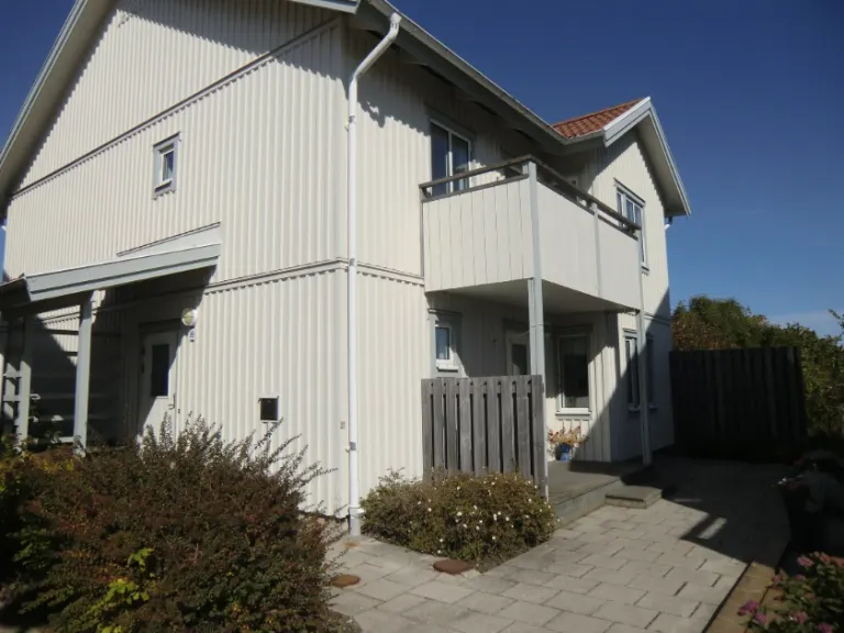 Hyresrätt med 2 rum på Vadstensberget 9A i Lysekil, bild 2 av 2
