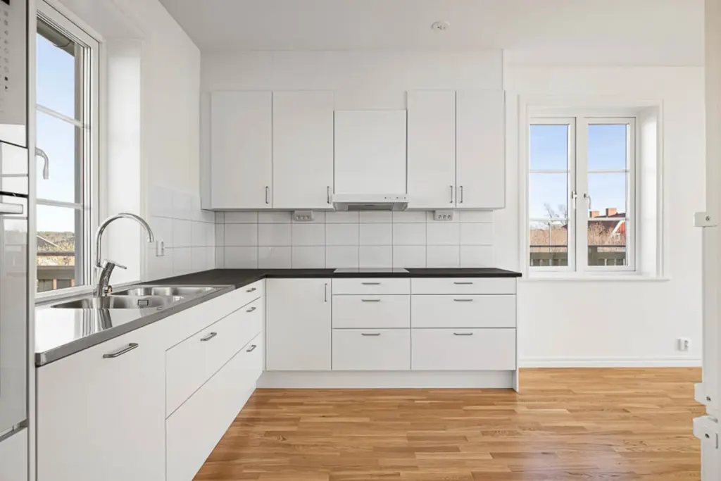 Bostadsrätt med 3 rum på Ödesbyvägen 18B_1101 i Trosa, bild 2 av 4