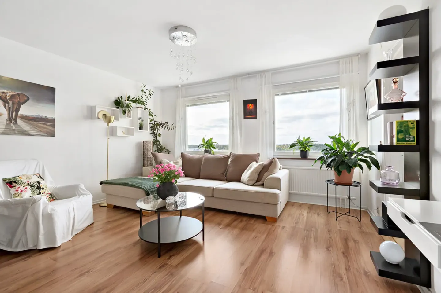 Bostadsrätt med 1 rum på Fabelvägen 9 i Järfälla, bild 3 av 4