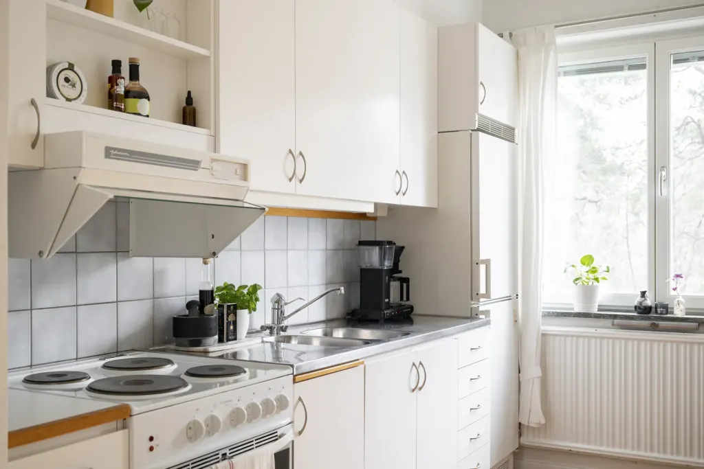 Bostadsrätt med 2 rum på Björkbacksvägen 30 i Stockholm, bild 3 av 4
