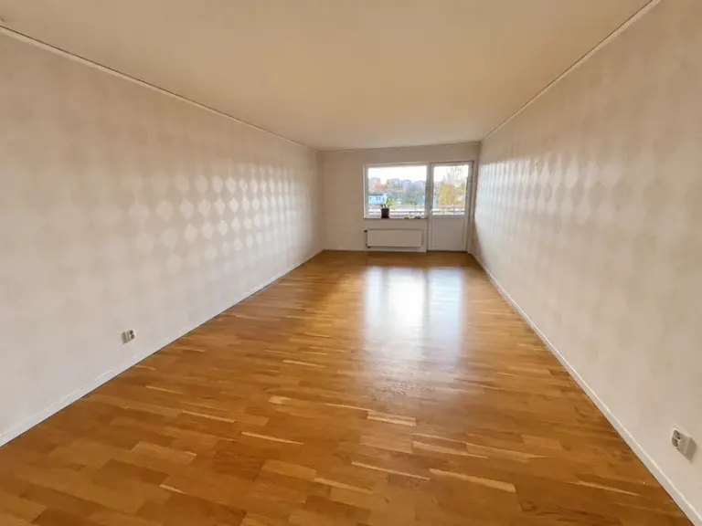 Hyresrätt med 2 rum på Lantmannavägen 23 i Trollhättan, bild 3 av 5