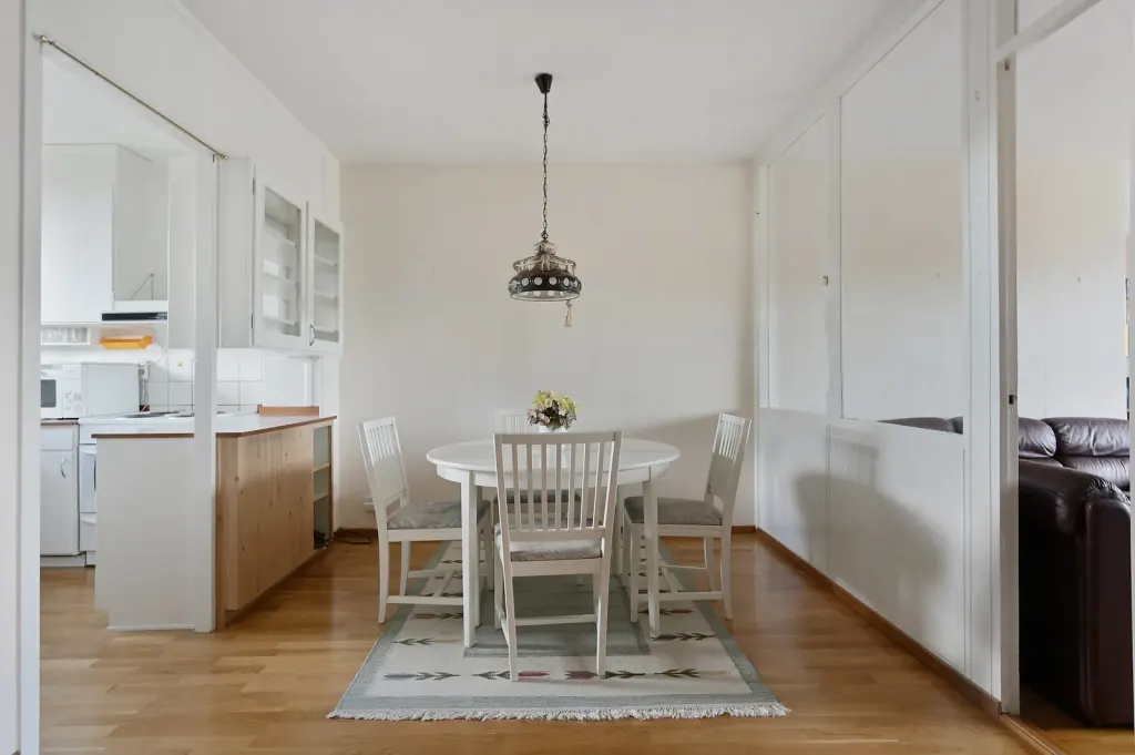 Bostadsrätt med 3 rum på Loftvägen 19 i Huddinge, bild 3 av 4