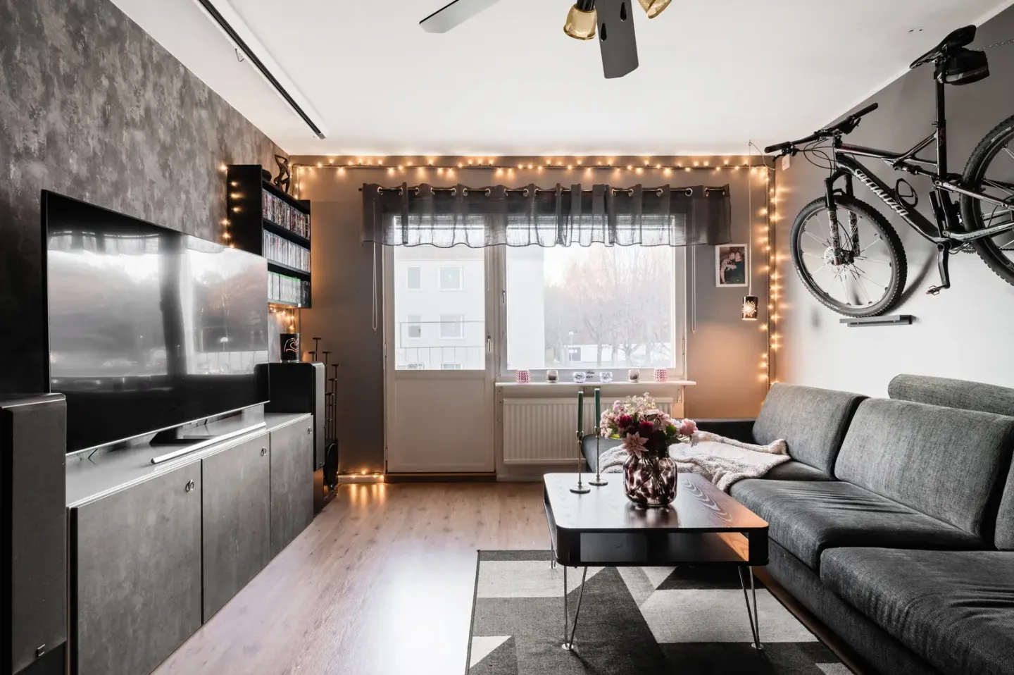 Bostadsrätt med 1 rum på Hallonvägen 26 i Upplands-Bro, bild 2 av 4
