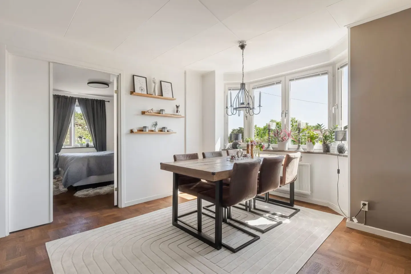 Bostadsrätt med 4 rum på Tingstugatan 42A i Strängnäs, bild 3 av 4