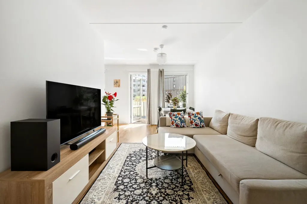 Bostadsrätt med 1,5 rum på Barkarbyvägen 96 i Järfälla, bild 2 av 4