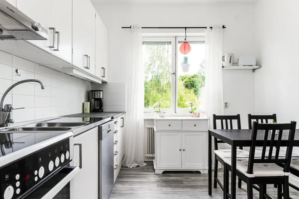 Bostadsrätt med 4 rum på Ringvägen 24B i Mjölby, bild 2 av 4