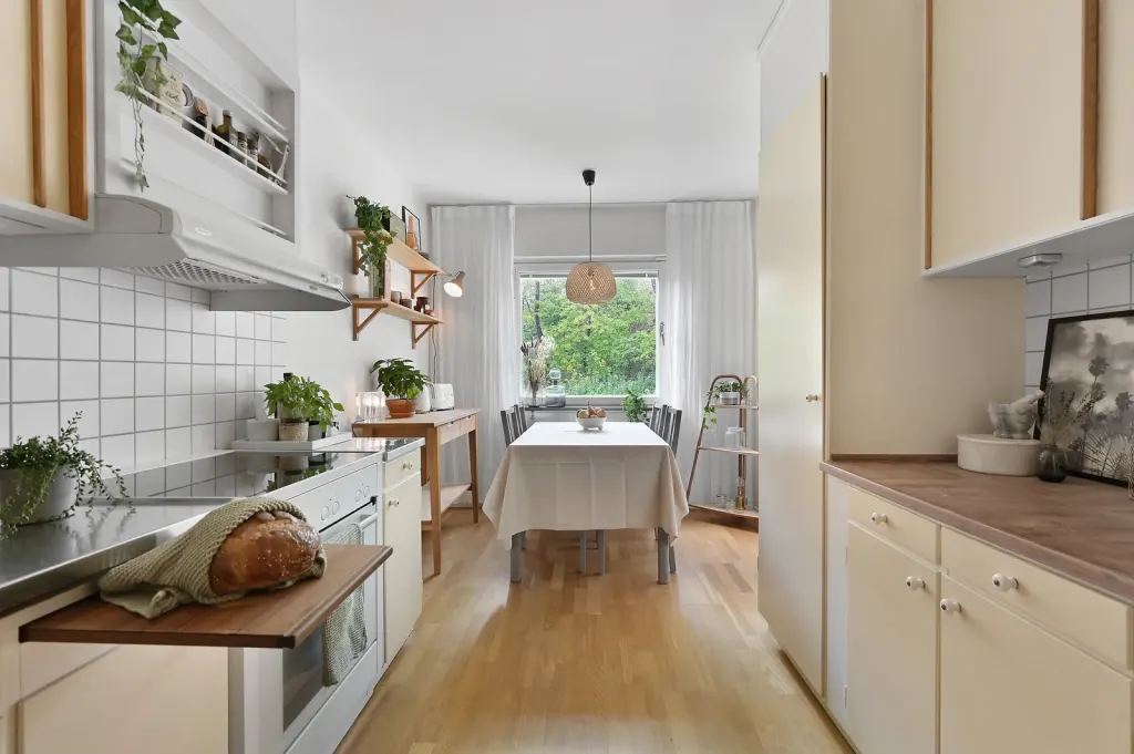 Bostadsrätt med 3 rum på Erik Tegels väg 27 i Stockholm, bild 2 av 4