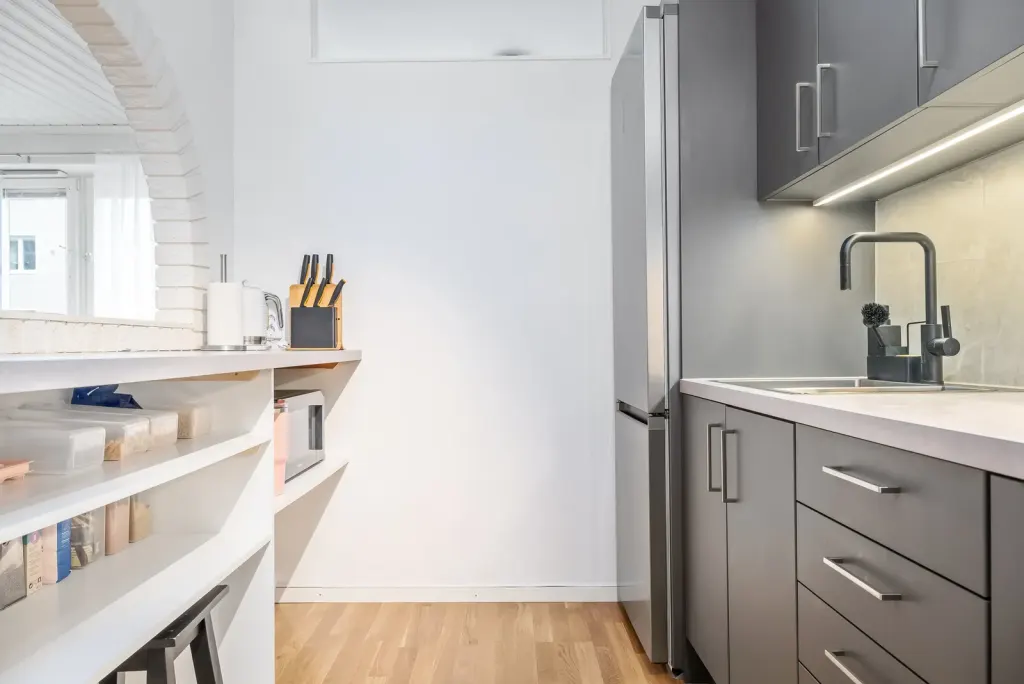 Bostadsrätt med 1 rum på Lindövägen 42A i Norrköping, bild 2 av 4