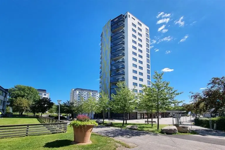 Hyresrätt med 3 rum på Hjalmar Petris väg 2 i Växjö, bild 2 av 5