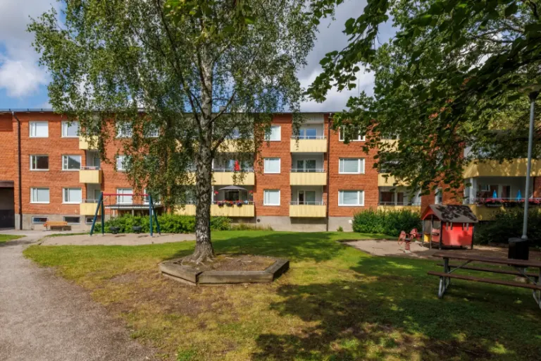 Hyresrätt med 2 rum på Trädgårdsgatan 12A i Hallstahammar, bild 2 av 4