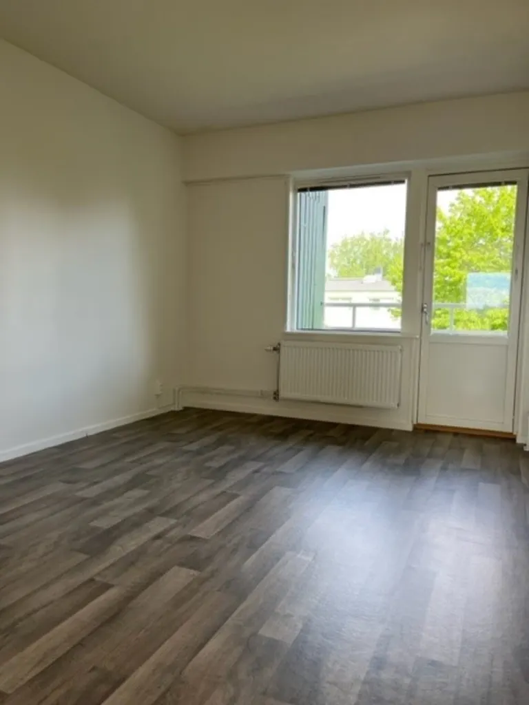Hyresrätt med 2 rum på Tunalundsvägen 3B i Hallstahammar, bild 2 av 5