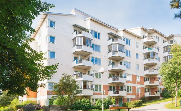 Hyresrätt med 2 rum på Mjölnerbacken 51 i Sundbyberg