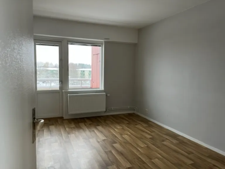 Hyresrätt med 3 rum på Surbrunnsvägen 6D i Hallstahammar, bild 2 av 5